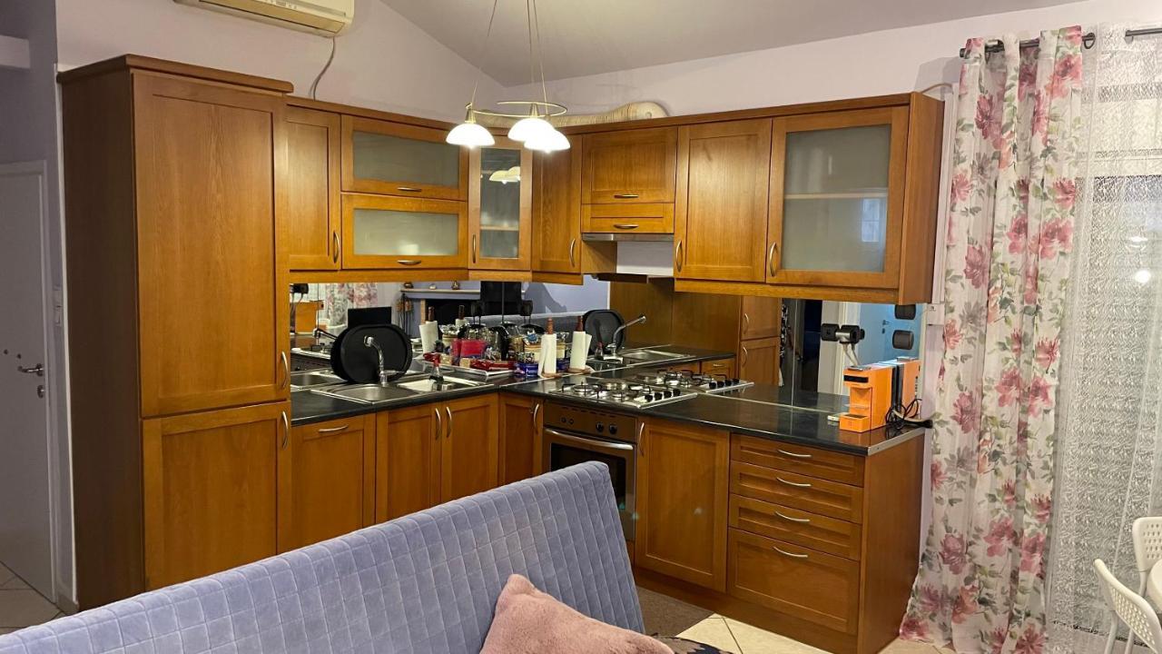 Awesome Home 3' From Metro Atene Esterno foto