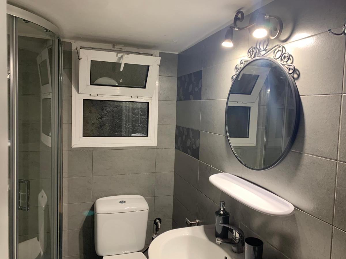 Awesome Home 3' From Metro Atene Esterno foto